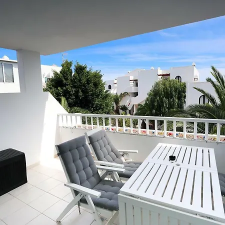Residencial Teguisol T277 アパート