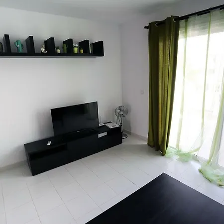 Residencial Teguisol T277 アパート